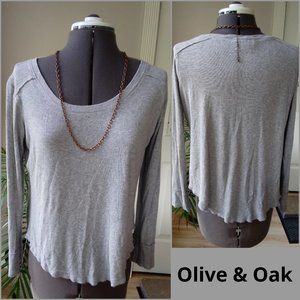 Olive & Oak Grey Scoop Neck T-shirt